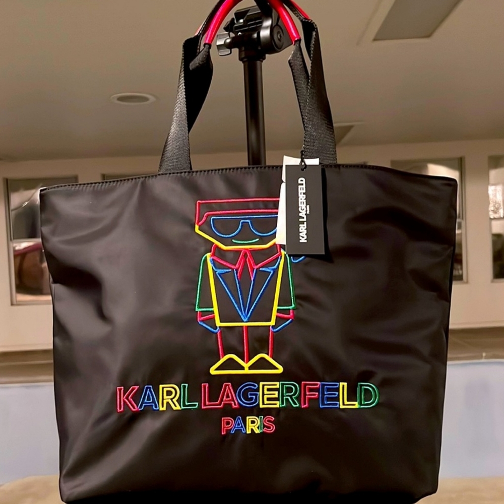 Karl Lagerfeld  Paris Amour Tote Bag NWT. D4